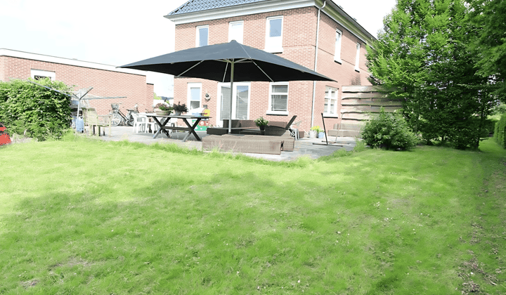 Huis · 241 m² · €6500,-