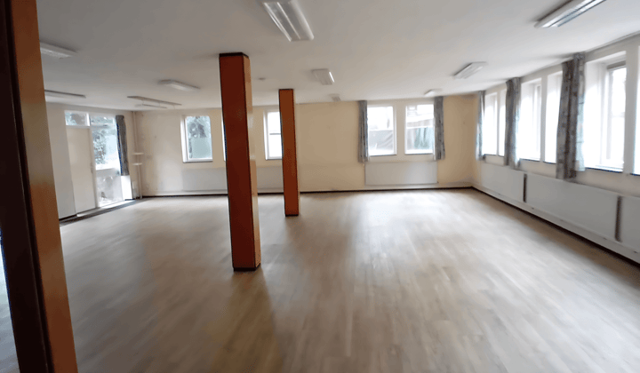 Anti Kraak · 379 m² · €300,-