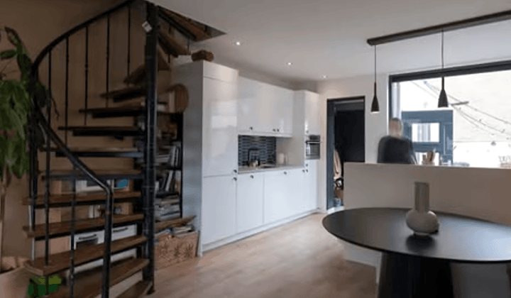 Huis · 100 m² · €2250,-