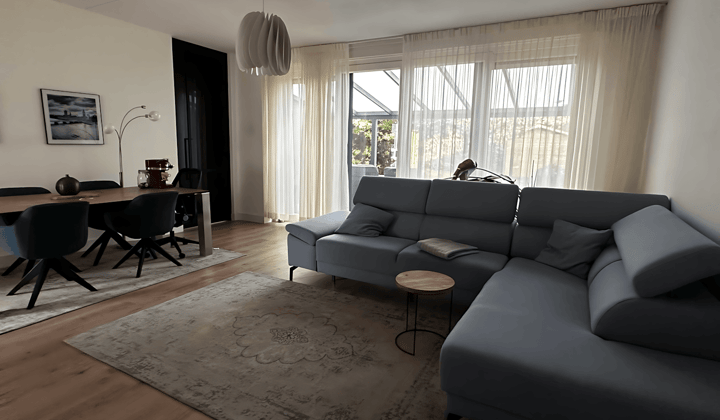 Kamer · 55 m² · €1570,-