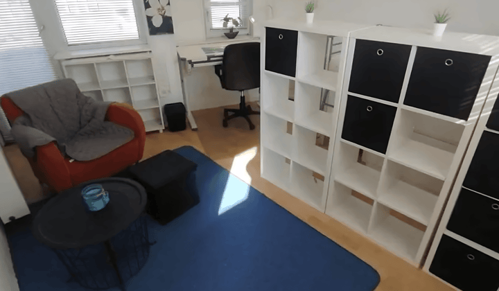 Gemeubileerde studentenkamer met balkon en tijdelijk verblijf