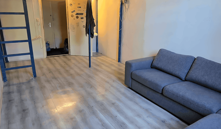 Kamer · 22 m² · €425,-
