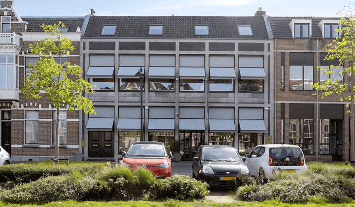 Appartement · 165 m² · €3000,-