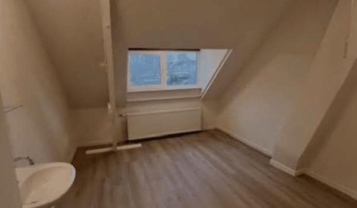 Kamer · 13 m² · €700,-