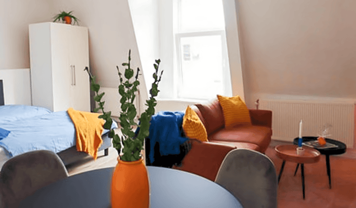 Studio · 30 m² · €2500,-