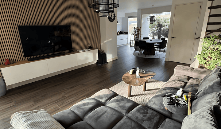 Kamer · 133 m² · €1250,-
