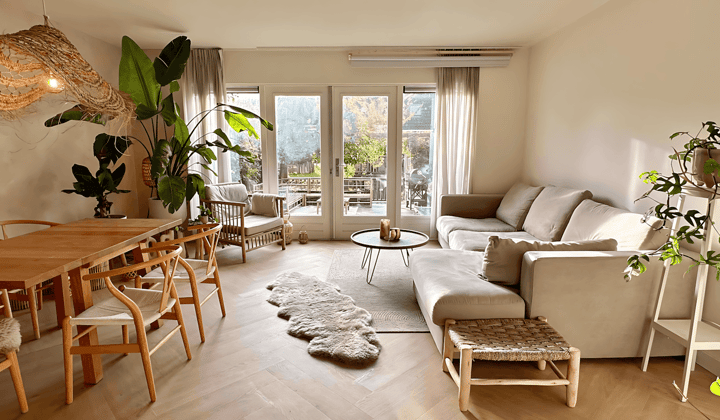 Huis · 109 m² · €2395,-