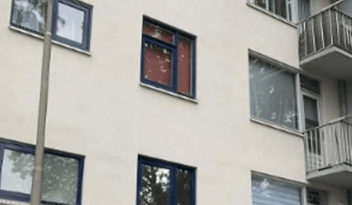 Appartement met balkon en parkeermogelijkheid