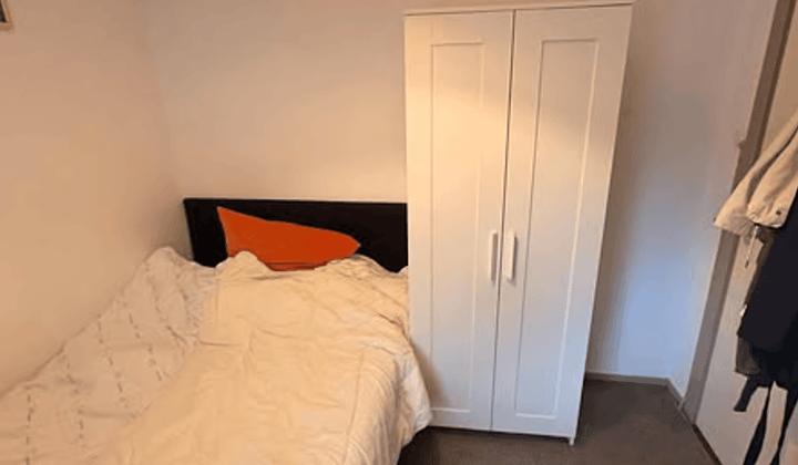 Kamer · €350,-