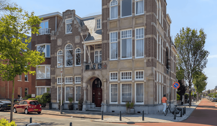 Kantoorruimte met balkon en prijs exclusief