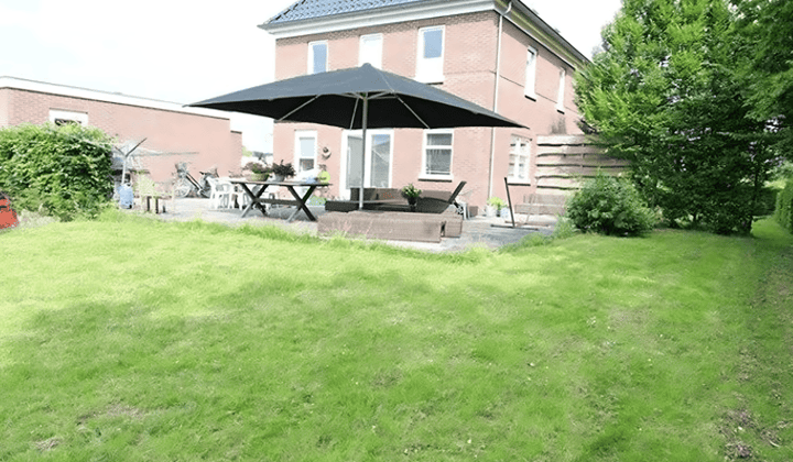 Huis · 241 m² · €6500,-