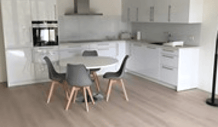 Appartement · 90 m² · €2750,-
