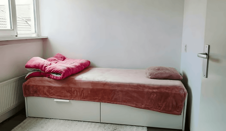 Huis · €800,-