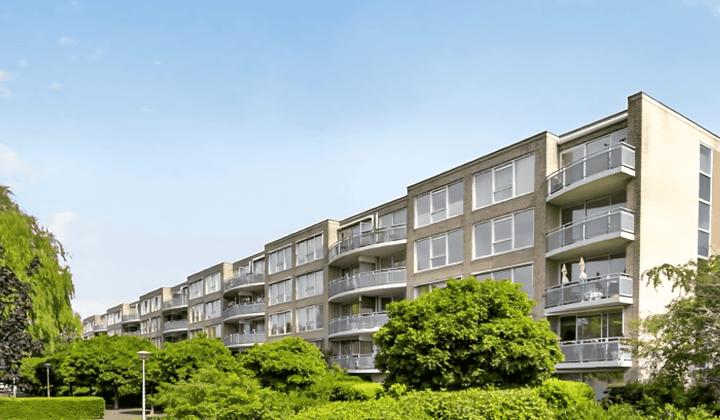Appartement · 94 m² · €2195,-