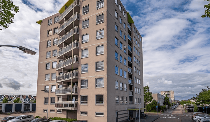 Gemeubileerd appartement met balkon en twee slaapkamers