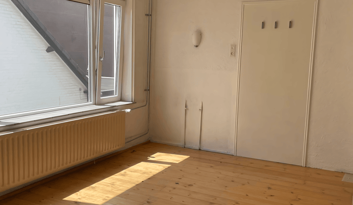 Kamer · 16 m² · €527,-