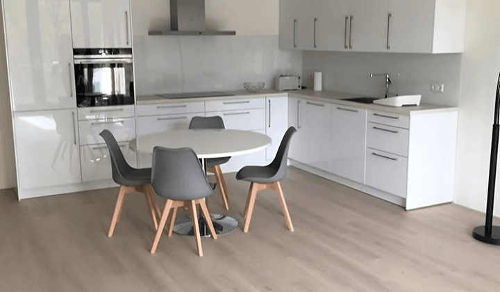 Appartement · 90 m² · €2750,-