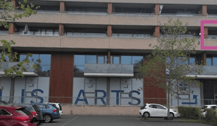 Appartement met balkon en eigen parkeerplaats