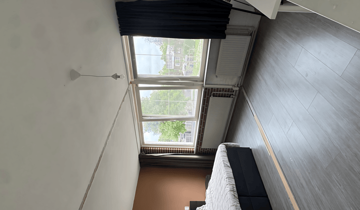Kamer · 25 m² · €1350,-
