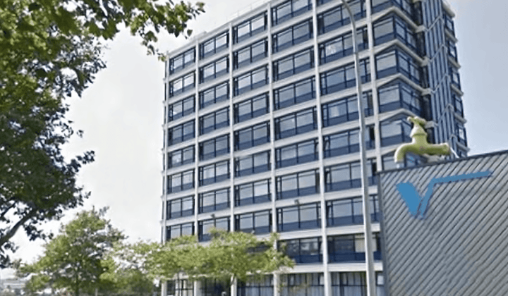 Gestoffeerde studentenkamer met wasruimte in centrum