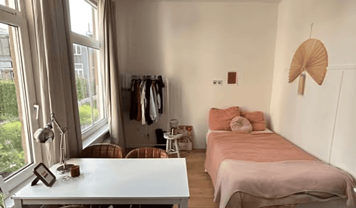 Kamer · 13 m² · €588,-