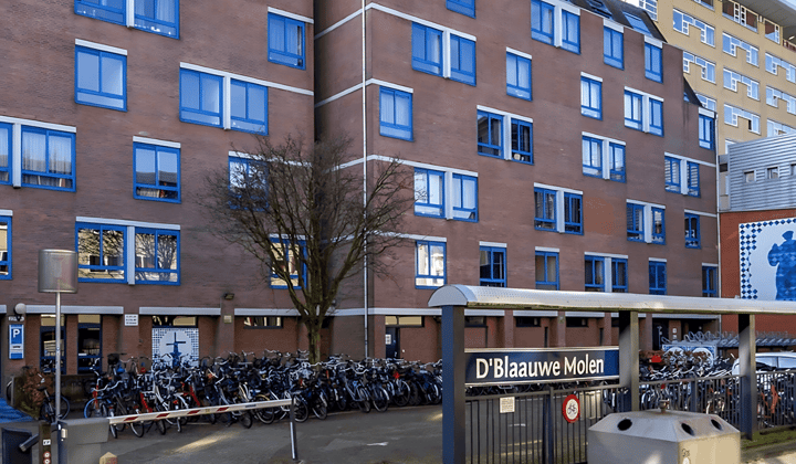 Studentenkamer met wasmachine en wifi