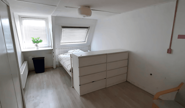 Kamer · 14 m² · €850,-