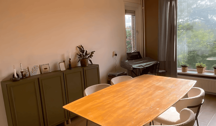 Appartement · 80 m² · €608,-