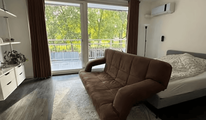 Kamer · 20 m² · €1250,-