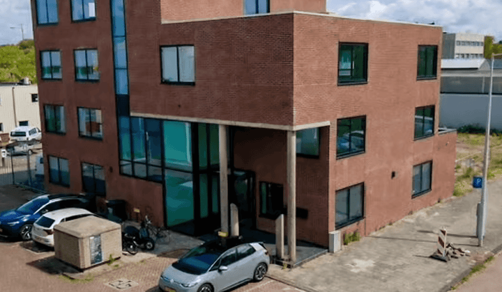 Kantoor · 110 m² · €3683,-