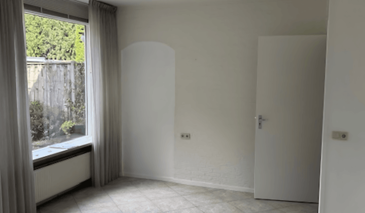 Kamer · 24 m² · €811,-