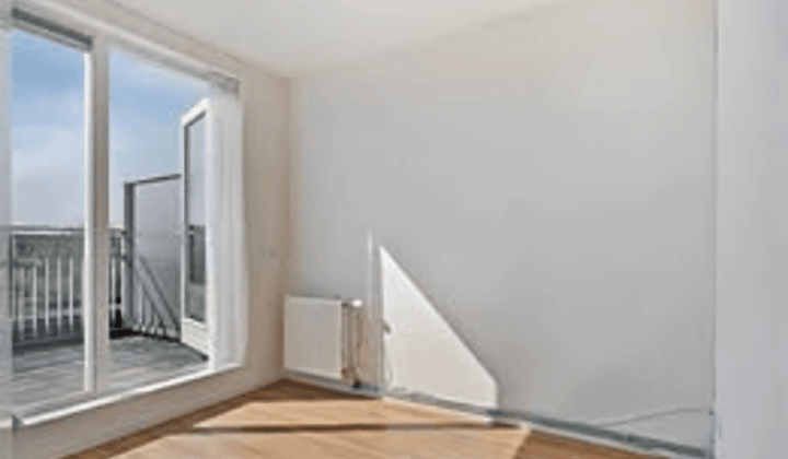 Studio · €850,-