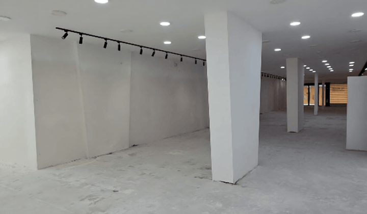 Bedrijfsruimte · 100 m² · €350,-