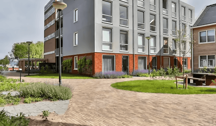 Studio · 42 m² · €1610,-