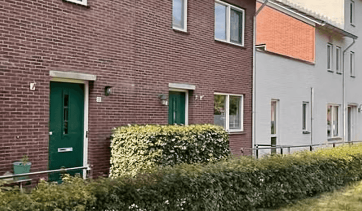Studio · €600,-