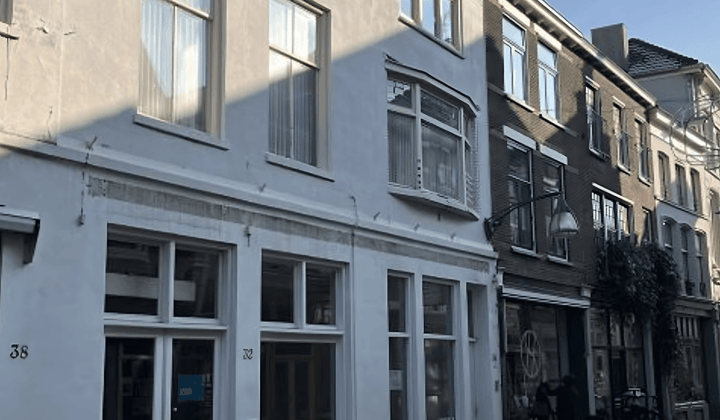 Bedrijfsruimte · 200 m² · €275,-