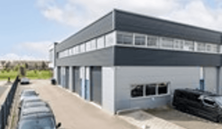 Bedrijfsruimte · 141 m² · €1950,-