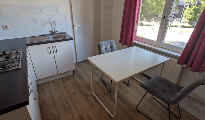 Kamer · 10 m² · €580,-