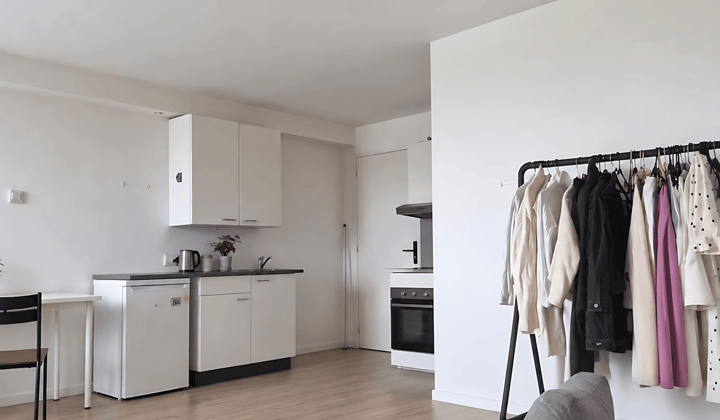 Studio · 30 m² · €900,-
