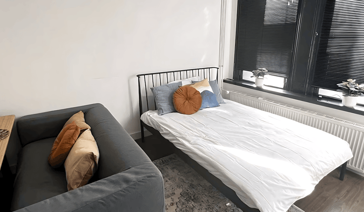 Studio · 14 m² · €800,-