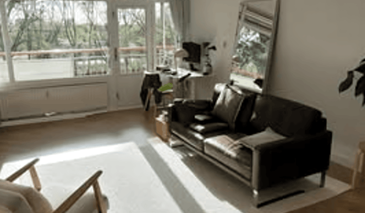 Studio · €1087,-