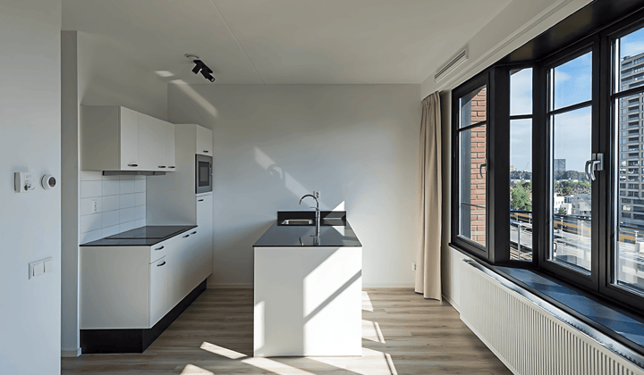 Studio · 32 m² · €1298,-