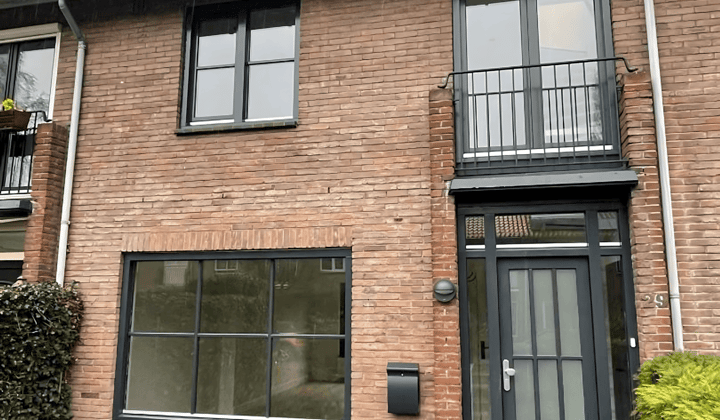 Huis · 100 m² · €3000,-