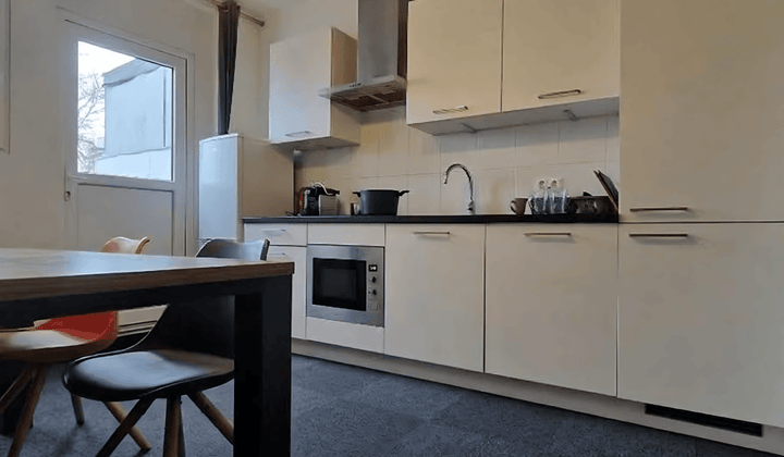 Appartement · 106 m² · €2445,-