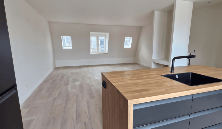 Appartement · 80 m² · €3945,-