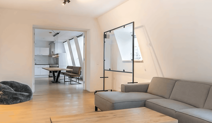 Appartement · 77 m² · €2400,-