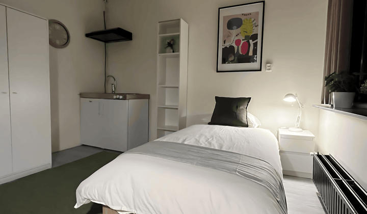 Kamer · 13 m² · €895,-