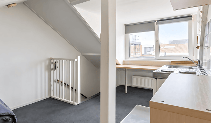 Studio · 13 m² · €1550,-