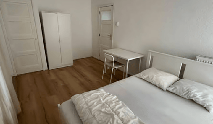 Kamer · €895,-