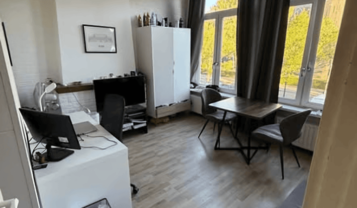 Kamer · 20 m² · €425,-